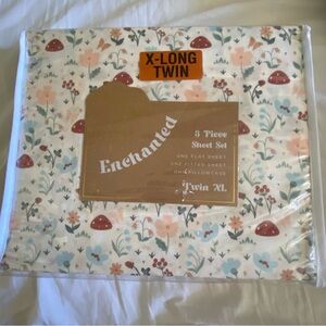 Enchanted Twin XL Pretty Flower, Butterfly and Mushroom Sheet Set NWT